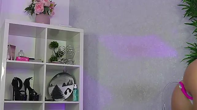 EveWilder stripchat live cam model