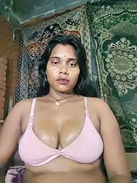 Soniya-Love-143 stripchat live cam model