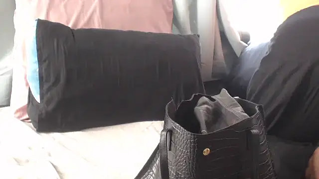 Lucia-boobs stripchat live cam model