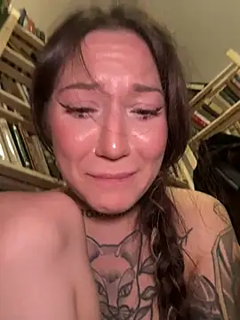 SaintSquirt stripchat live cam model