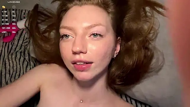 Auroralgnis stripchat live cam model