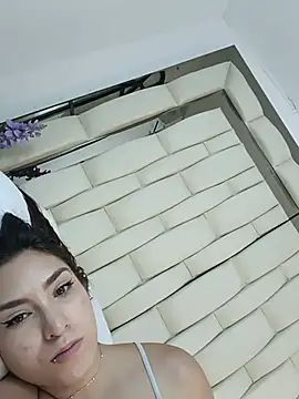 Chloemendoza stripchat live cam model