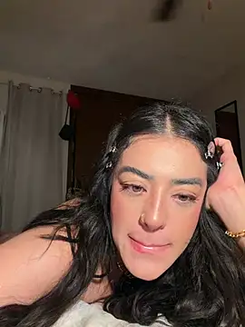 Tunoviafavorita stripchat live cam model