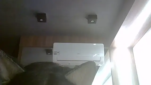 SkinnyKitten stripchat live cam model