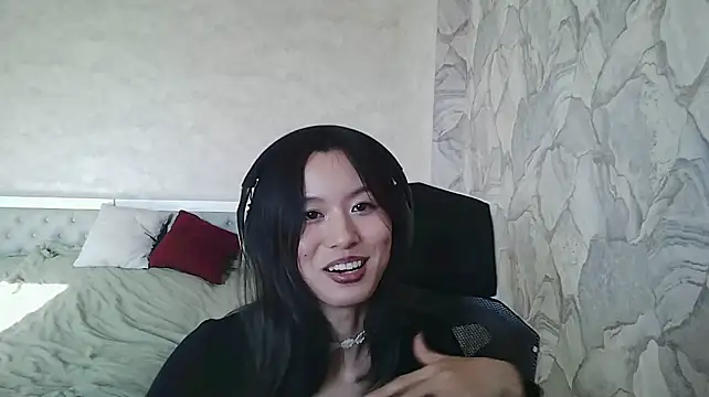 JacklynGingrich stripchat live cam model