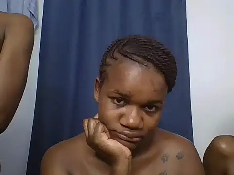 Peachycharm stripchat live cam model