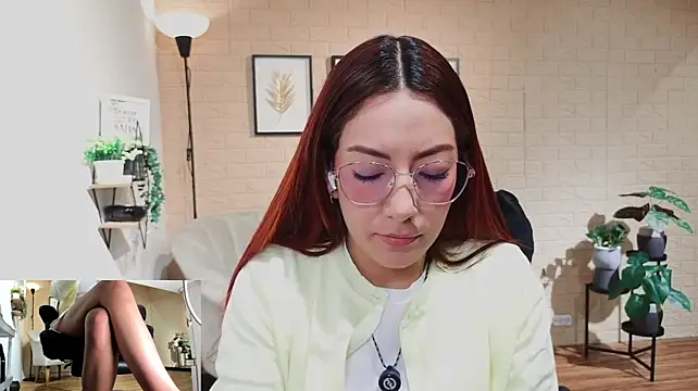 MissOffice_ stripchat live cam model