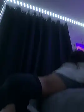 littlebraid stripchat live cam model