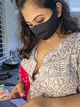 Bristy--- stripchat live cam model