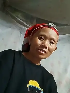 Nguyen_Emaa stripchat live cam model