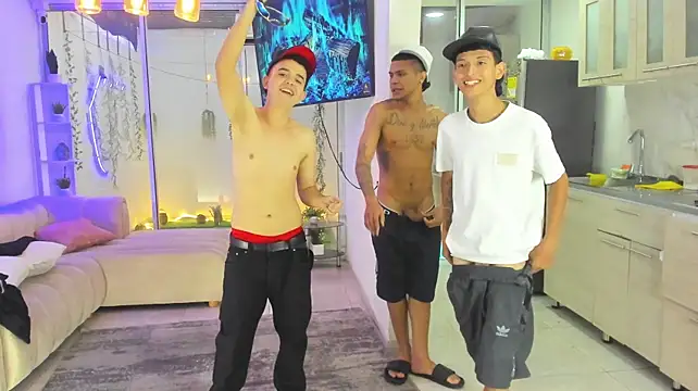 Houseofwarrios stripchat live cam model