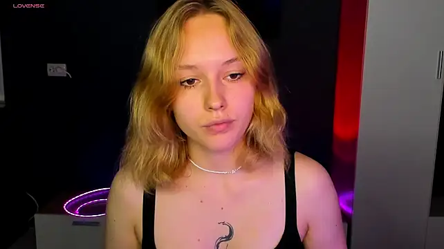 rikkitikkitavik stripchat live cam model