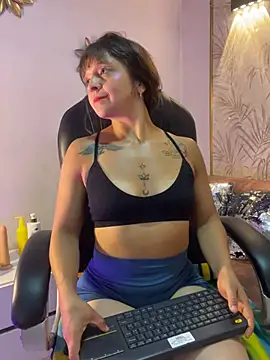 jade_raymon stripchat live cam model