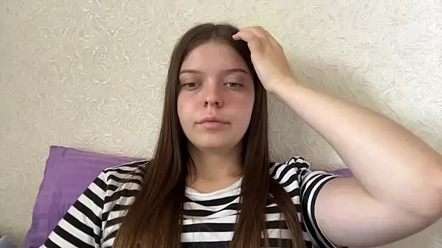 IvyWild stripchat live cam model