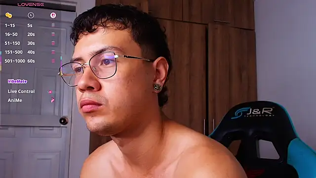 LeaneSeb stripchat live cam model