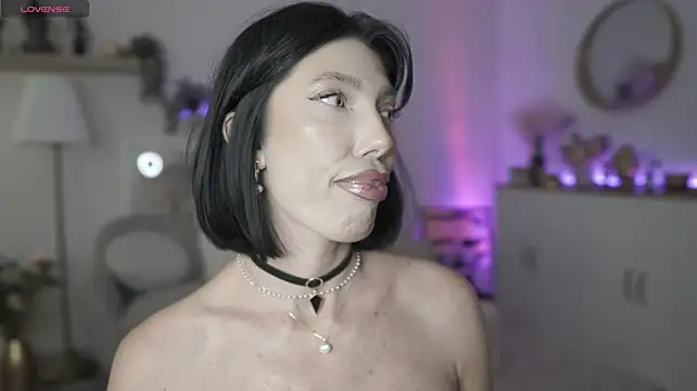 ViviRuth stripchat live cam model