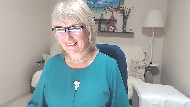 FleurMays stripchat live cam model