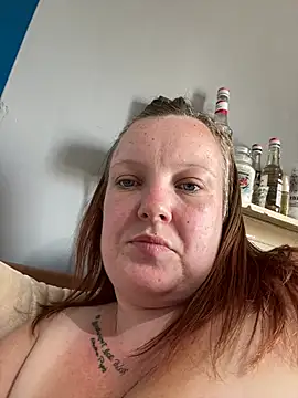 busty-bella1 stripchat live cam model