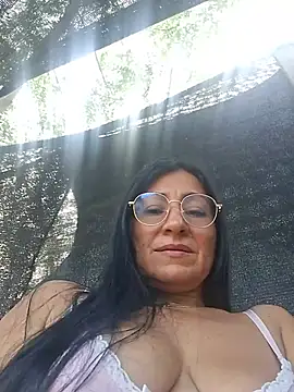maturexxxnaughty stripchat live cam model