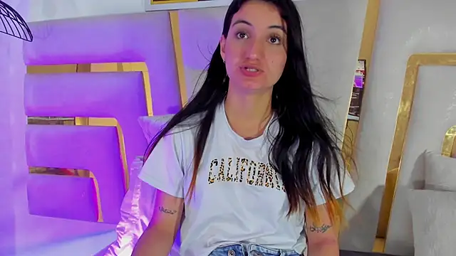 Emy-Ferrer stripchat live cam model