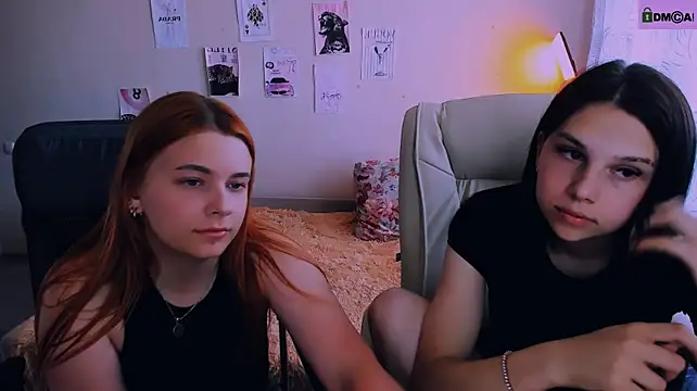 Adelina_xxx stripchat live cam model
