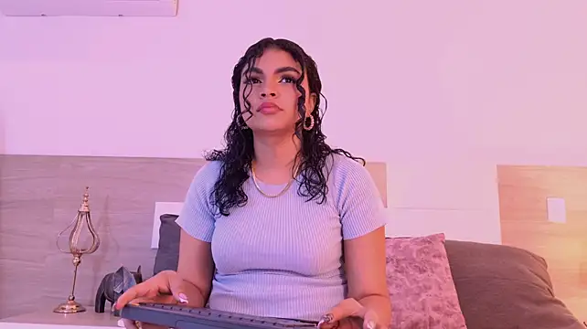 MelodyAlvarez stripchat live cam model