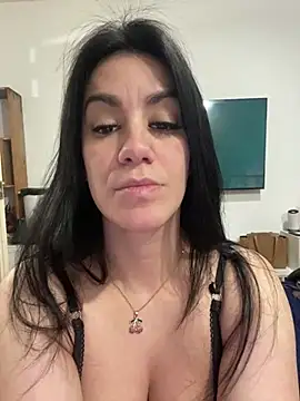 Mile2022 stripchat live cam model