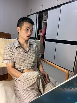 gutou001 stripchat live cam model