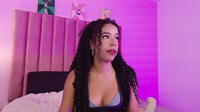 Kimmiie_ stripchat live cam model
