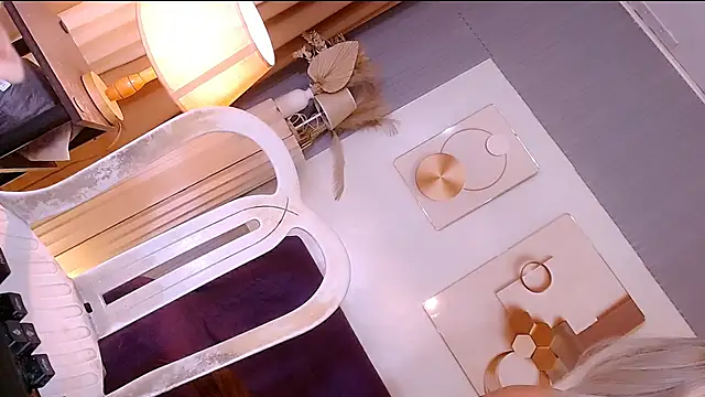 PearlDenis stripchat live cam model
