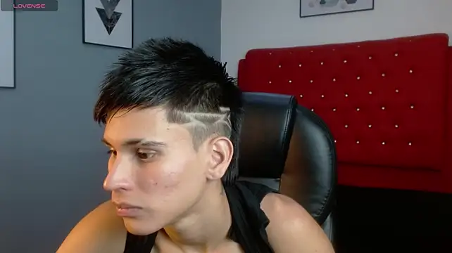 paullcb stripchat live cam model