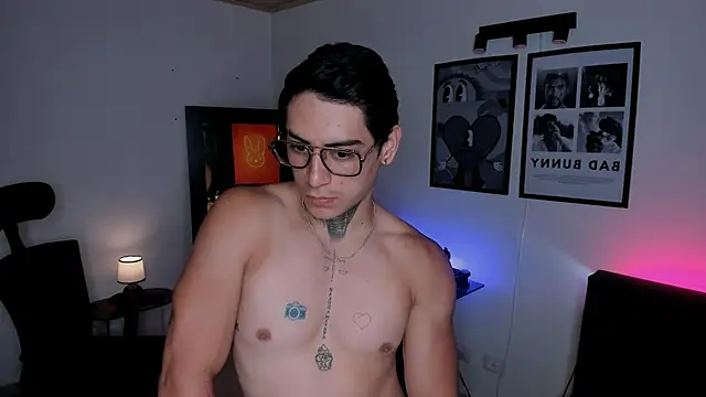 Simon_cortes stripchat live cam model