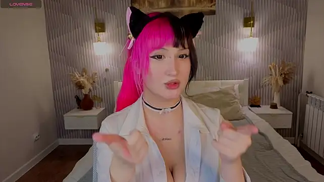 Ekimmj_age stripchat live cam model