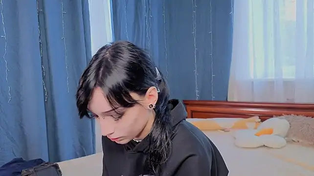 LawannaOmersa stripchat live cam model