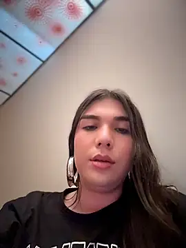 saracaball_ stripchat live cam model