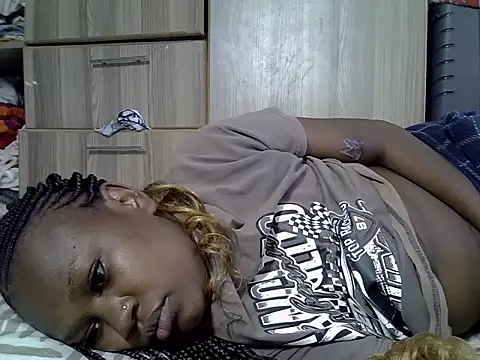 Ebony_caramell stripchat live cam model