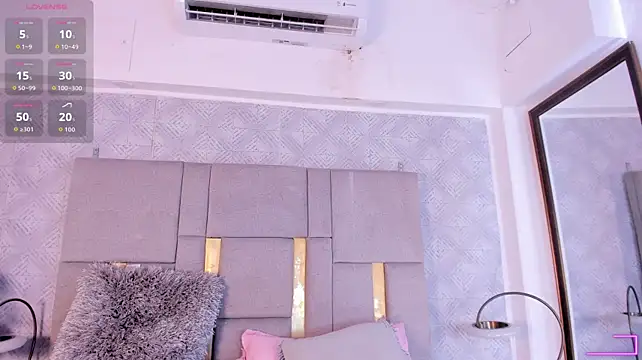 Camilaa_Sanchez_ stripchat live cam model