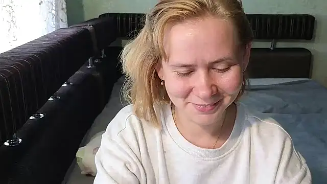 Riley_Roo stripchat live cam model