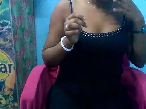 miss-manat stripchat live cam model