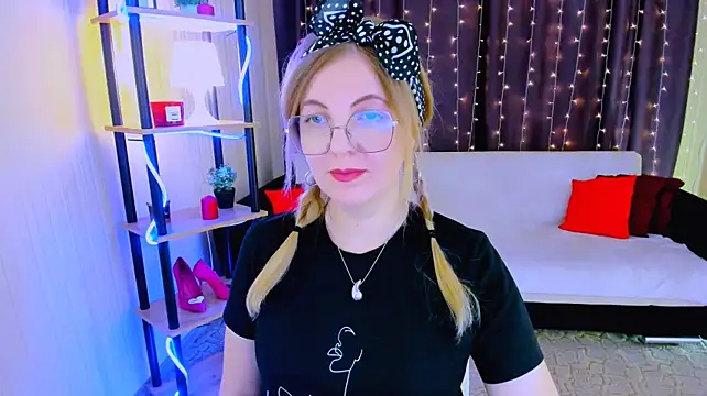 YourUniverser stripchat live cam model