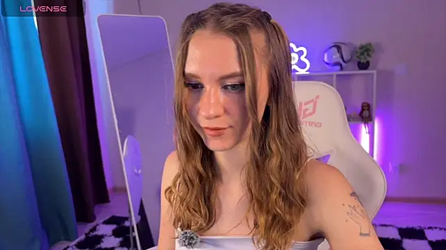 KellySunn stripchat live cam model