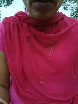 YOURBHABI143 stripchat live cam model
