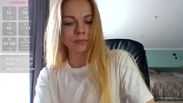 Tina5394 stripchat live cam model