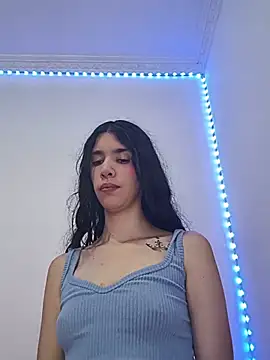 MaddyMendozax stripchat live cam model