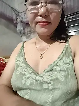 -Titihan- stripchat live cam model