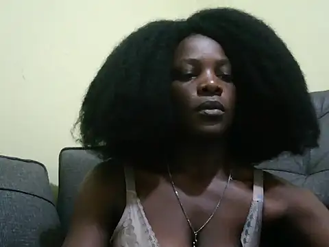 naughty_renny stripchat live cam model