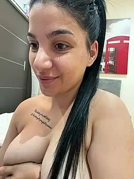 Samira30 stripchat live cam model
