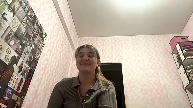 JanineThielman stripchat live cam model