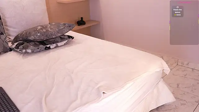 IvyEllis stripchat live cam model