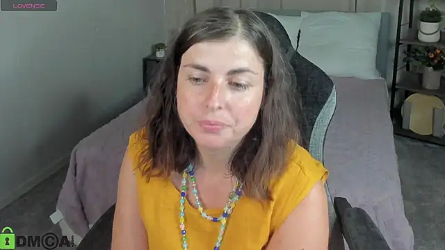 MartaEdams stripchat live cam model